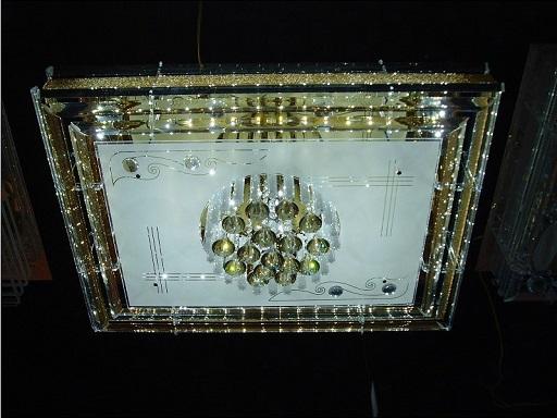 灯具:客厅吸顶灯