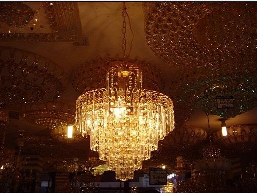 灯具:客厅吸顶灯